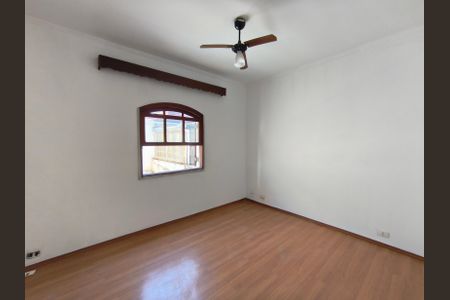 Casa à venda com 250m², 4 quartos e 3 vagas Casa à venda com 250m², 4 quartos e 3 vagasQuarto 1