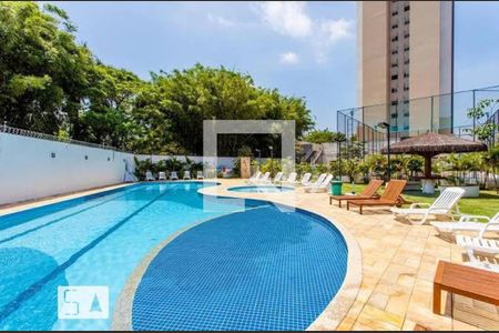 Apartamento à venda com 70m², 3 quartos e 1 vagaÁrea comum - Piscina
