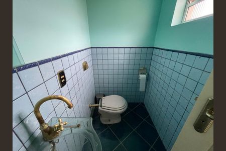 Casa à venda com 416m², 3 quartos e 6 vagasBanheiro 1