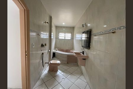 Casa à venda com 416m², 3 quartos e 6 vagasBanheiro da Suíte