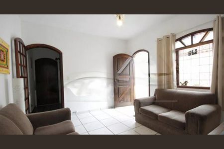 Casa à venda com 3 quartos, 250m² em Jardim Maria Estela, São Paulo
