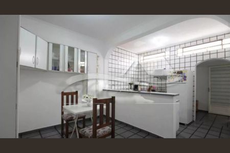 Casa à venda com 3 quartos, 250m² em Jardim Maria Estela, São Paulo