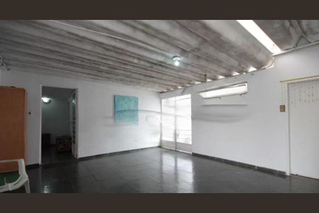 Casa à venda com 3 quartos, 250m² em Jardim Maria Estela, São Paulo