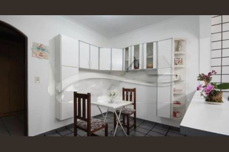Casa à venda com 3 quartos, 250m² em Jardim Maria Estela, São Paulo