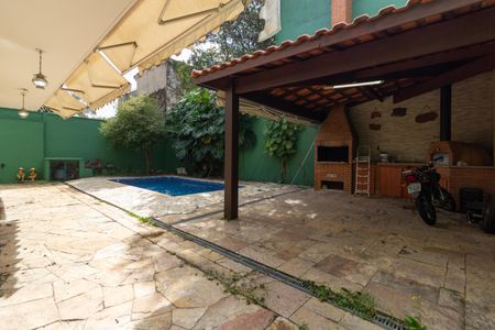 Casa à venda com 700m², 5 quartos e sem vaga Casa à venda com 700m², 5 quartos e sem vagaQuintal