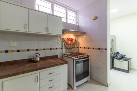 Casa à venda com 700m², 5 quartos e sem vaga Casa à venda com 700m², 5 quartos e sem vagaCozinha