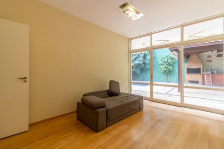 Casa à venda com 700m², 5 quartos e sem vaga Casa à venda com 700m², 5 quartos e sem vagaSala de Jantar