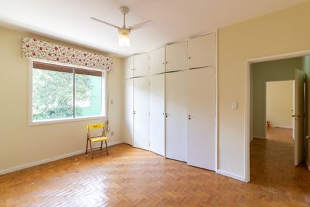 Casa à venda com 700m², 5 quartos e sem vaga Casa à venda com 700m², 5 quartos e sem vagaSuíte 1