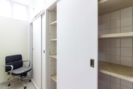 Casa à venda com 700m², 5 quartos e sem vaga Casa à venda com 700m², 5 quartos e sem vagaDespensa