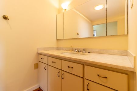 Casa à venda com 700m², 5 quartos e sem vaga Casa à venda com 700m², 5 quartos e sem vagaBanheiro da Suíte 1