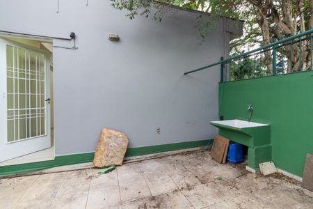 Casa à venda com 700m², 5 quartos e sem vaga Casa à venda com 700m², 5 quartos e sem vagaÁrea de Servço