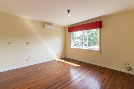 Casa à venda com 700m², 5 quartos e sem vaga Casa à venda com 700m², 5 quartos e sem vagaQuarto 2