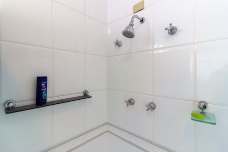 Casa à venda com 700m², 5 quartos e sem vaga Casa à venda com 700m², 5 quartos e sem vagaBanheiro da Suíte 1