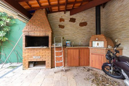 Casa à venda com 700m², 5 quartos e sem vaga Casa à venda com 700m², 5 quartos e sem vagaQuintal