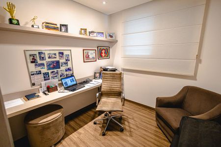 Apartamento à venda com 140m², 4 quartos e 2 vagas Apartamento à venda com 140m², 4 quartos e 2 vagasQuarto 2