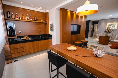 Apartamento à venda com 140m², 4 quartos e 2 vagas Apartamento à venda com 140m², 4 quartos e 2 vagasCopa