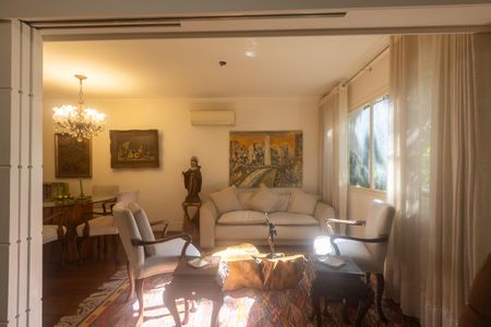 Apartamento à venda com 80m², 2 quartos e 1 vaga Apartamento à venda com 80m², 2 quartos e 1 vagaSala