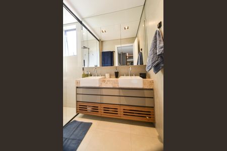 Apartamento para alugar com 150m², 4 quartos e 3 vagas Apartamento para alugar com 150m², 4 quartos e 3 vagasBanheiro do Quarto 1