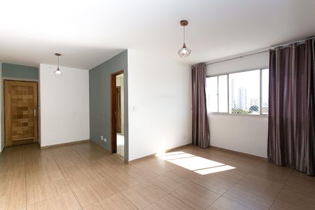 Apartamento para alugar com 72m², 2 quartos e 1 vagaSala