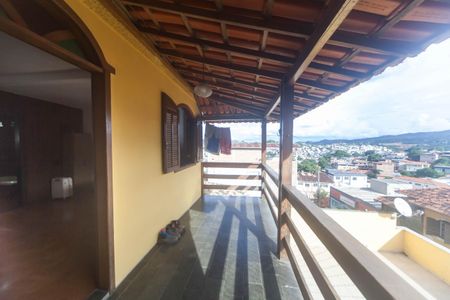 Casa para alugar com 120m², 3 quartos e 3 vagas Casa para alugar com 120m², 3 quartos e 3 vagasvaranda suite