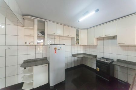 Casa para alugar com 120m², 3 quartos e 3 vagas Casa para alugar com 120m², 3 quartos e 3 vagasCozinha