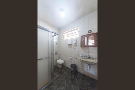 Casa para alugar com 120m², 3 quartos e 3 vagas Casa para alugar com 120m², 3 quartos e 3 vagasBanheiro Social