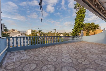 Casa à venda com 200m², 4 quartos e 2 vagas Casa à venda com 200m², 4 quartos e 2 vagasEspaço Gourmet