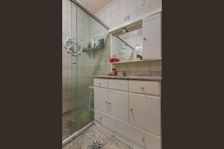 Casa à venda com 200m², 4 quartos e 2 vagas Casa à venda com 200m², 4 quartos e 2 vagasBanheiro