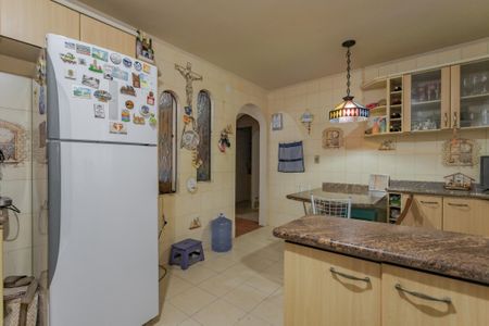 Casa à venda com 200m², 4 quartos e 2 vagas Casa à venda com 200m², 4 quartos e 2 vagasCozinha