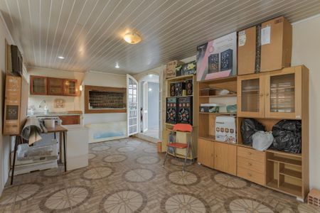 Casa à venda com 200m², 4 quartos e 2 vagas Casa à venda com 200m², 4 quartos e 2 vagasEspaço Gourmet