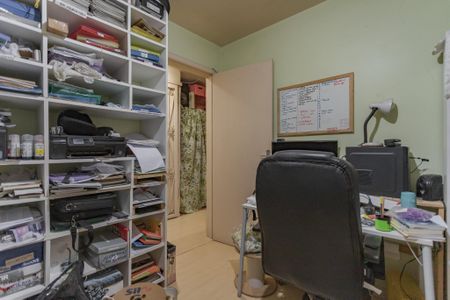 Casa à venda com 200m², 4 quartos e 2 vagas Casa à venda com 200m², 4 quartos e 2 vagasQuarto 3