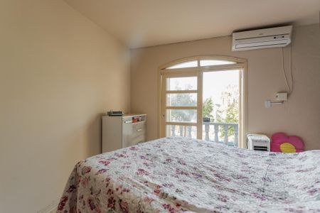 Casa à venda com 200m², 4 quartos e 2 vagas Casa à venda com 200m², 4 quartos e 2 vagasQuarto 2