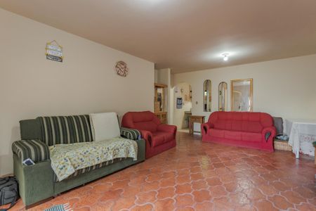 Casa à venda com 200m², 4 quartos e 2 vagas Casa à venda com 200m², 4 quartos e 2 vagasSala