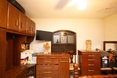 Casa à venda com 147m², 6 quartos e 1 vaga Casa à venda com 147m², 6 quartos e 1 vagaQuarto 1