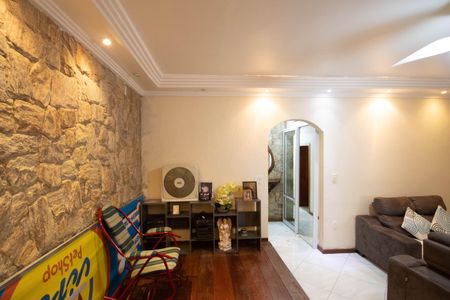 Casa à venda com 147m², 6 quartos e 1 vaga Casa à venda com 147m², 6 quartos e 1 vagaSala