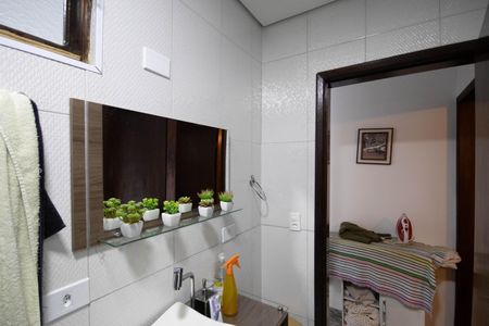 Casa à venda com 147m², 6 quartos e 1 vaga Casa à venda com 147m², 6 quartos e 1 vagaBanheiro