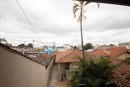 Casa à venda com 147m², 6 quartos e 1 vaga Casa à venda com 147m², 6 quartos e 1 vagaVaranda