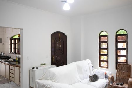 Casa à venda com 147m², 6 quartos e 1 vaga Casa à venda com 147m², 6 quartos e 1 vagaSala