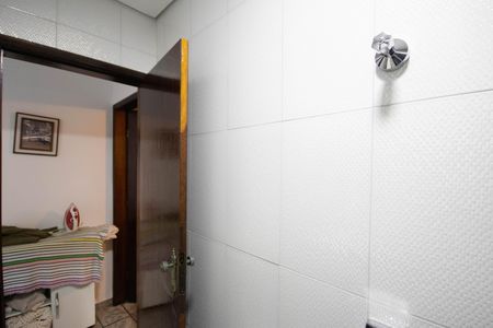 Casa à venda com 147m², 6 quartos e 1 vaga Casa à venda com 147m², 6 quartos e 1 vagaBanheiro