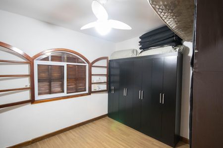 Casa à venda com 147m², 6 quartos e 1 vaga Casa à venda com 147m², 6 quartos e 1 vagaSuíte 2