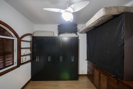 Casa à venda com 147m², 6 quartos e 1 vaga Casa à venda com 147m², 6 quartos e 1 vagaSuíte 2