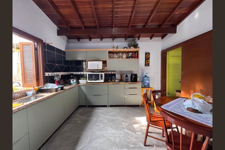 Casa à venda com 485m², 3 quartos e 4 vagasCozinha