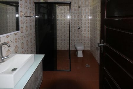 Casa à venda com 175m², 3 quartos e 2 vagas Casa à venda com 175m², 3 quartos e 2 vagasBanheiro 2
