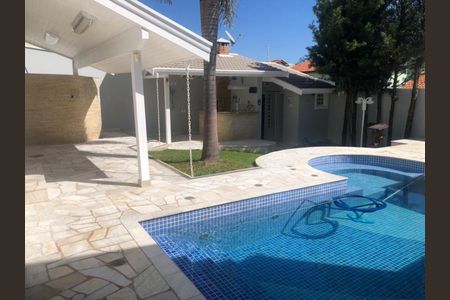 Casa à venda com 215m², 2 quartos e 4 vagasFoto 02