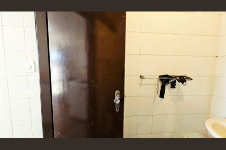 Casa à venda com 169m², 3 quartos e 3 vagasBanheiro de Serviço