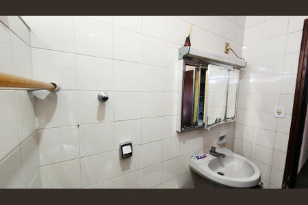 Casa à venda com 169m², 3 quartos e 3 vagasBanheiro