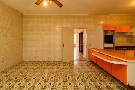 Casa à venda com 350m², 3 quartos e 6 vagasCozinha