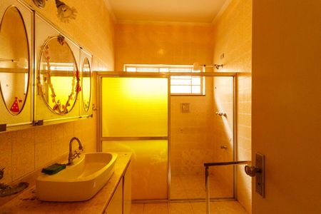 Casa à venda com 350m², 3 quartos e 6 vagasBanheiro da Suíte