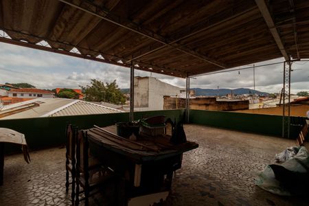 Casa à venda com 350m², 3 quartos e 6 vagasÁrea externa