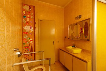 Casa à venda com 350m², 3 quartos e 6 vagasBanheiro da Suíte